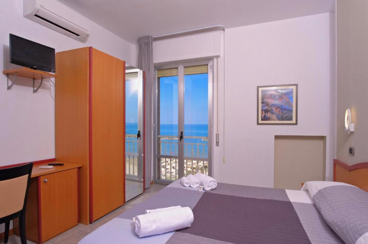 Hotel La Perla Cupra Marittima Exterior foto