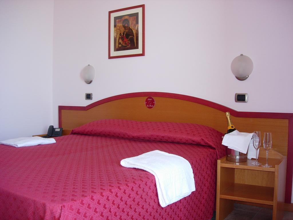 Hotel La Perla Cupra Marittima Cameră foto