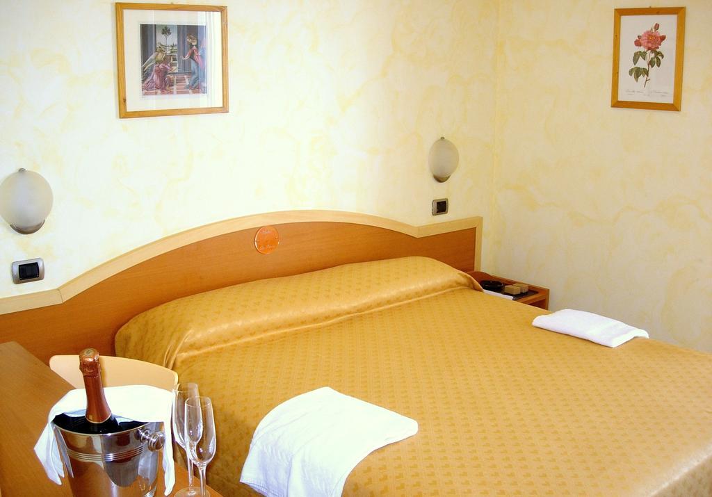Hotel La Perla Cupra Marittima Cameră foto